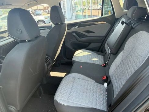 Certified 2025 Volkswagen Tiguan S FWD image 18