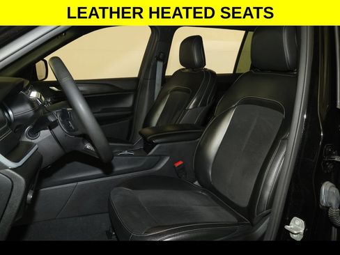 Used 2024 Jeep Grand Cherokee L Altitude AWD/4WD image 4