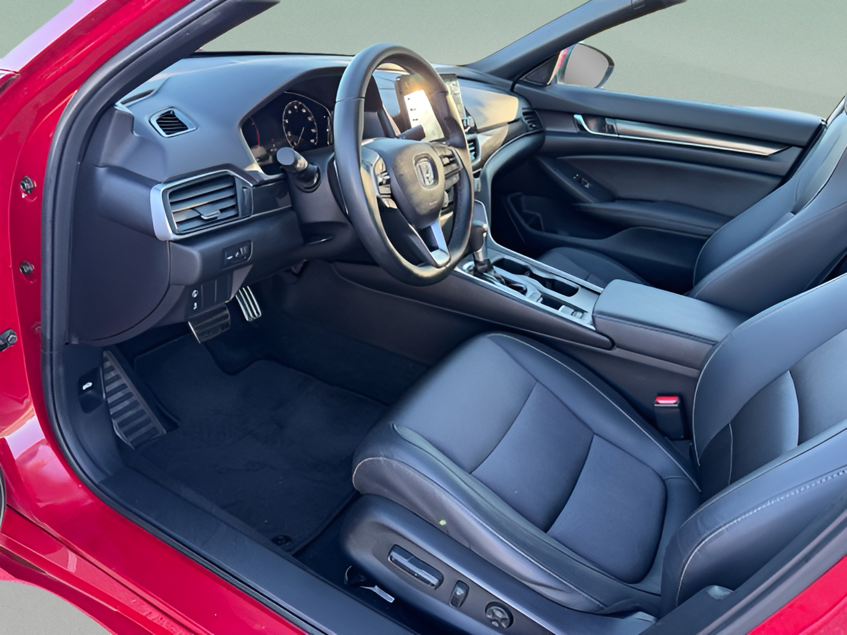 Used 2019 Honda Accord Sport image 9