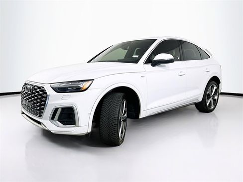 Used 2021 Audi Q5 Prestige w/ Prestige Package image 2