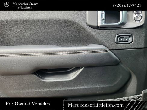 Used 2022 Jeep Wrangler Unlimited Rubicon AWD/4WD image 25