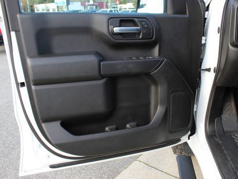 Used 2020 Chevrolet Silverado 1500 Custom Trail Boss w/ Custom Convenience Package image 11