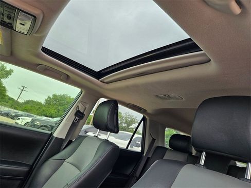 Used 2022 Toyota 4Runner SR5 Premium image 18