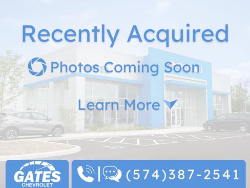 Used 2024 Chrysler Pacifica Limited FWD image 1
