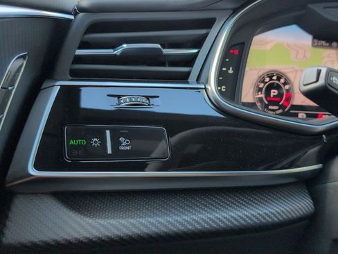 New 2025 Audi RS Q8 performance image 14