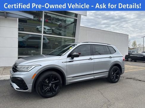 Certified 2023 Volkswagen Tiguan SE R-Line AWD/4WD image 5