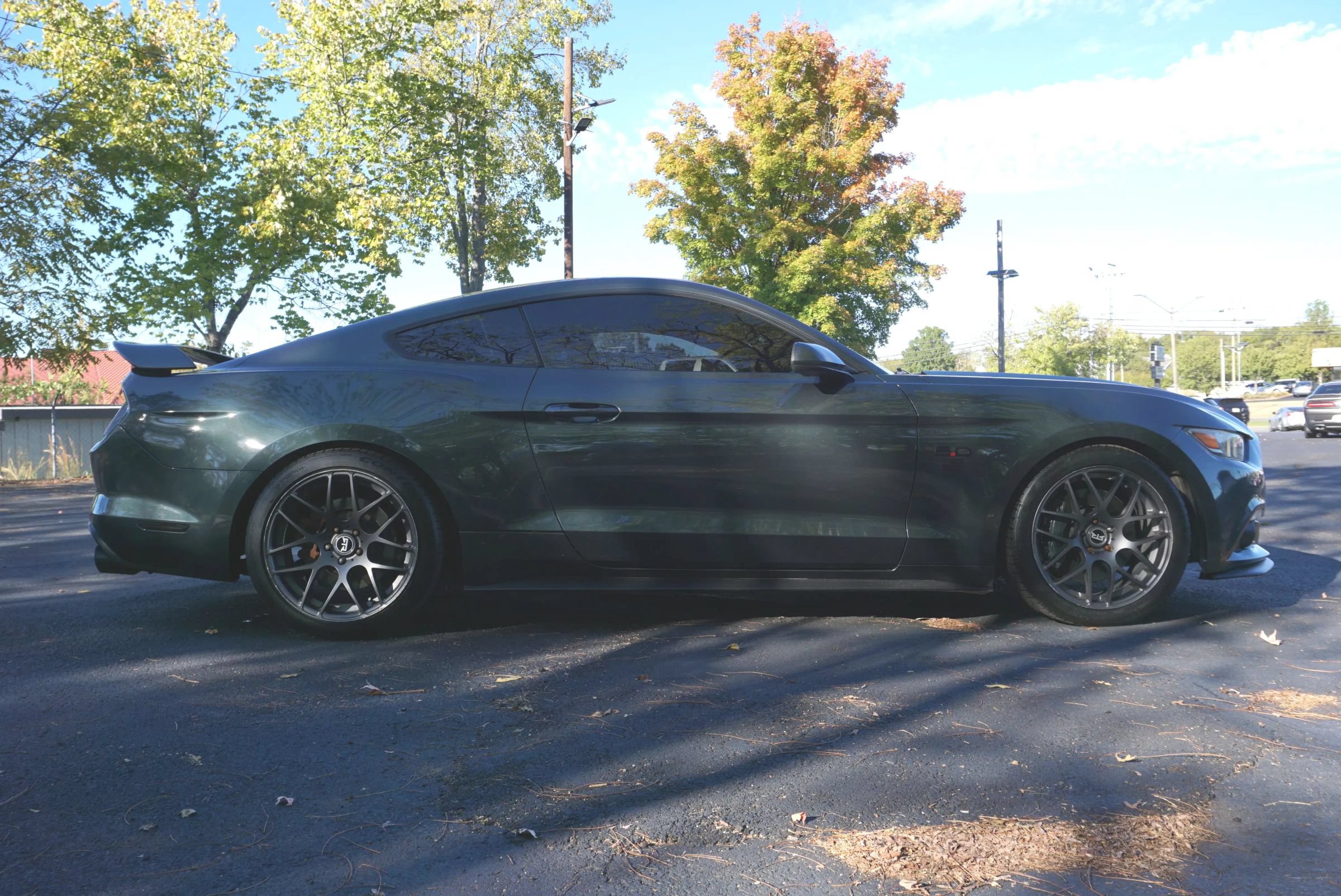 Used 2016 Ford Mustang GT RWD image 4