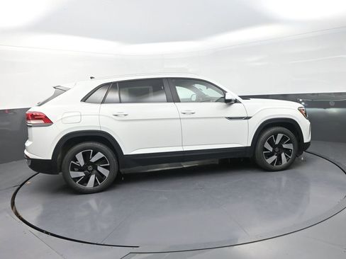 Used 2024 Volkswagen Atlas Cross Sport SE AWD/4WD image 12