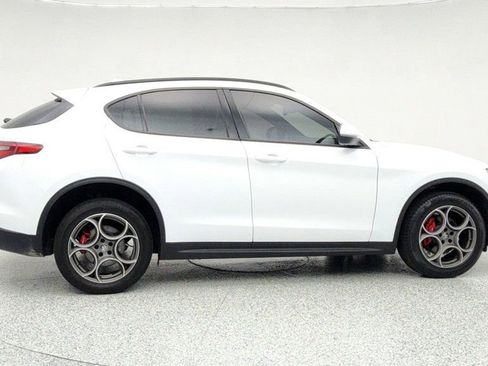 Used 2022 Alfa Romeo Stelvio Sprint image 4