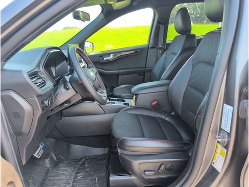 Used 2024 Ford Escape ST-Line w/ Tech Pack #1 image 10
