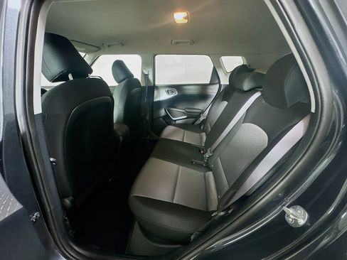 Used 2025 Kia Soul LX w/ LX Technology Package FWD image 26