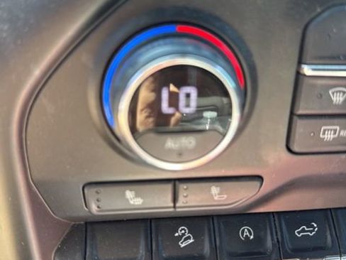 Used 2021 Chevrolet Silverado 1500 RST w/ Convenience Package II AWD/4WD image 8