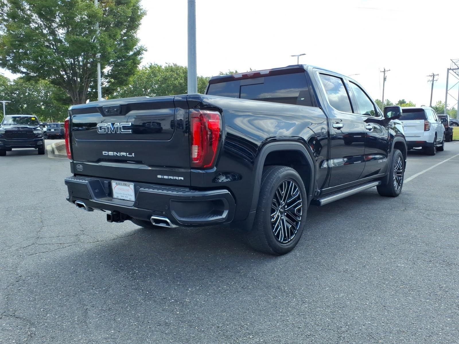 Used 2022 GMC Sierra 1500 Denali Ultimate AWD/4WD image 2