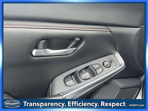 Certified 2024 Nissan Sentra SR w/ SR Premium Package image 17