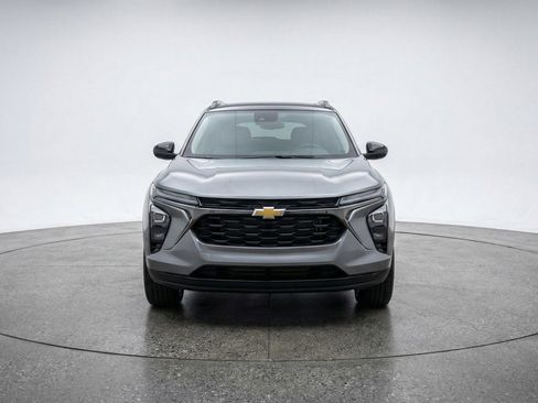 Used 2025 Chevrolet TrailBlazer LT w/ Driver Confidence Package AWD/4WD image 2