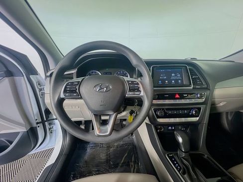 Used 2019 Hyundai Sonata SE FWD image 14
