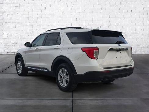Used 2022 Ford Explorer XLT image 5