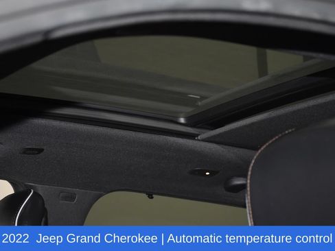 Used 2022 Jeep Grand Cherokee Summit w/ Adv Protech Group IV AWD/4WD image 9