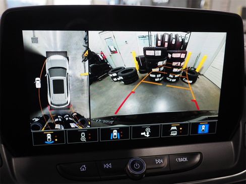 Used 2023 Chevrolet Blazer LT w/ Sound & Technology Package image 21