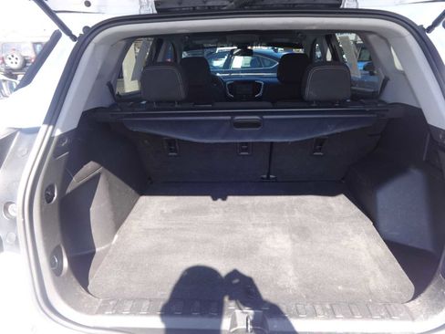 Used 2022 GMC Terrain SLE w/ Fleet Convenience Package image 9