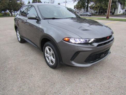 Used 2023 Dodge Hornet GT image 1