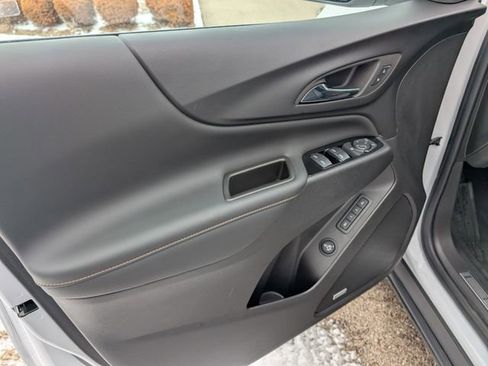 Used 2024 Chevrolet Equinox Premier image 10