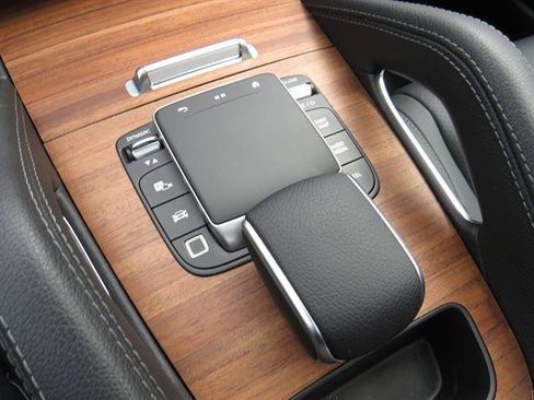 Certified 2025 Mercedes-Benz GLE 350 4MATIC w/ AMG Line Exterior image 15