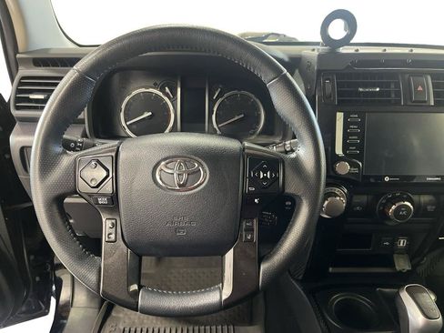 Used 2022 Toyota 4Runner TRD Off-Road AWD/4WD image 12