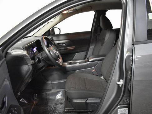 Certified 2025 Nissan Kicks S image 11