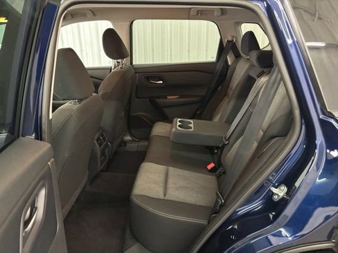 Used 2024 Nissan Rogue SV AWD/4WD image 11