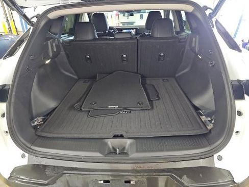 Used 2025 Nissan Murano SV AWD/4WD image 11