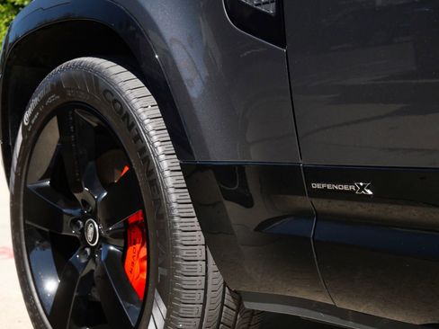 Used 2025 Land Rover Defender 110 X image 26