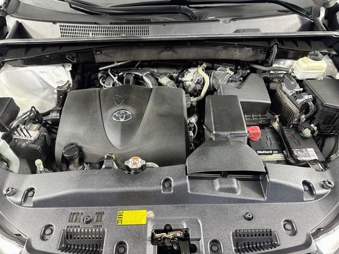 Used 2018 Toyota Highlander XLE AWD/4WD image 38