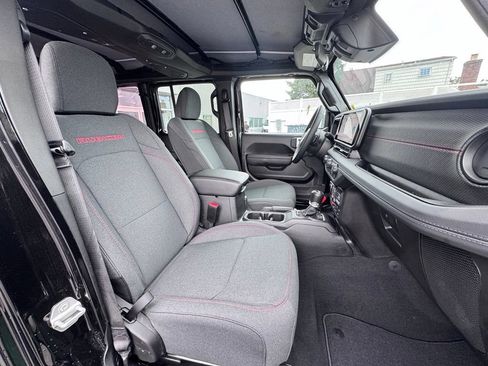 Used 2026 Jeep Wrangler Unlimited Rubicon AWD/4WD image 18