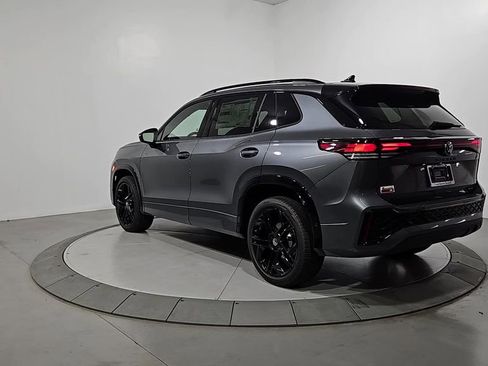 New 2026 Volkswagen Tiguan SE R-Line image 3