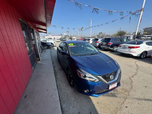 Used 2018 Nissan Sentra SR image 4