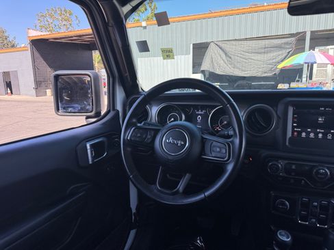 Used 2022 Jeep Gladiator Sport AWD/4WD image 21