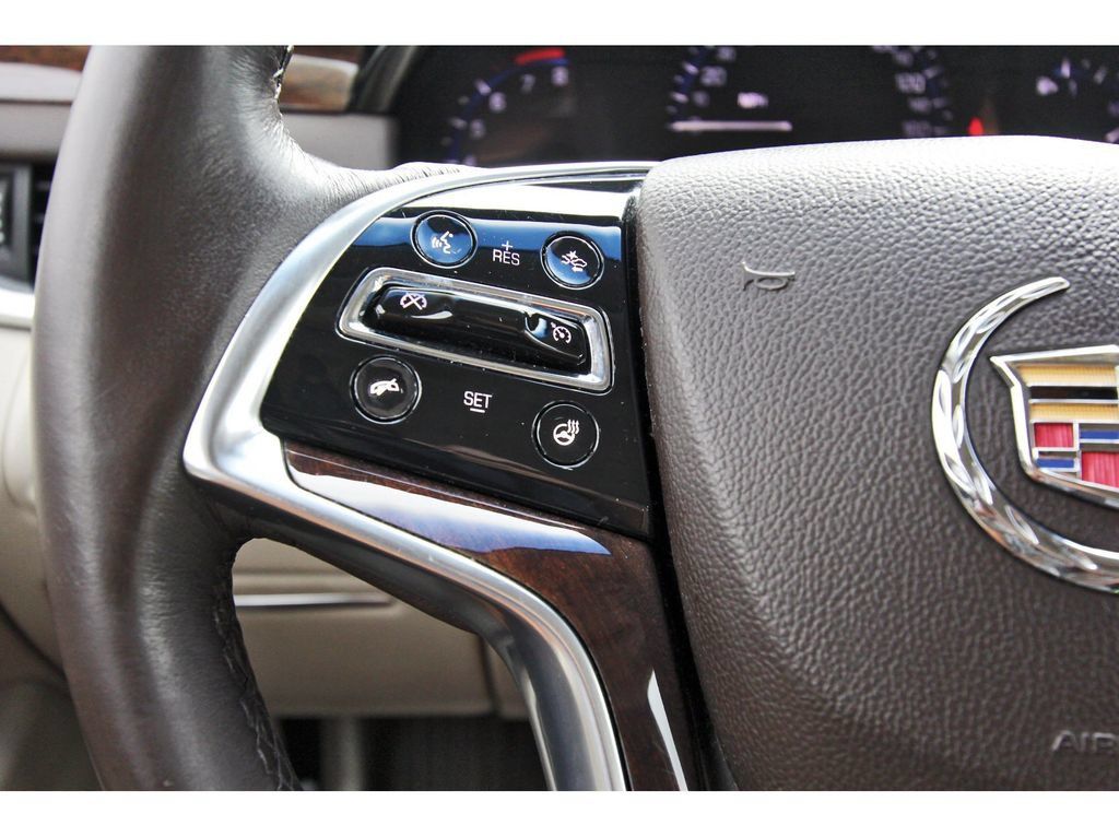 Used 2014 Cadillac XTS Luxury w/ Driver Awareness Package FWD image 15