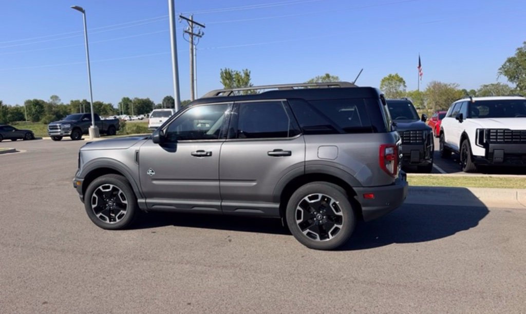 Used 2023 Ford Bronco Sport Outer Banks w/ Tech Package AWD/4WD image 4