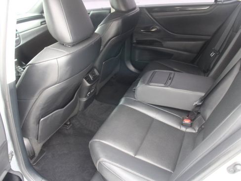 Used 2022 Lexus ES 300h w/ Accessory Package 2 FWD image 14
