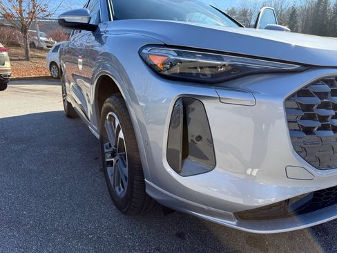 New 2025 Audi Q5 Premium Plus image 24