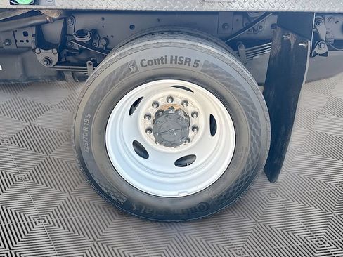 Used 2025 Ford F550 4x4 Crew Cab image 25
