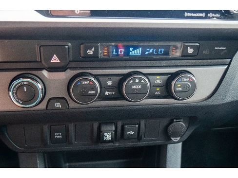 Used 2020 Toyota Tacoma 4x4 Double Cab image 24