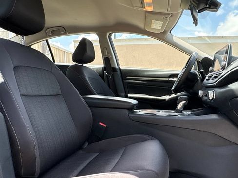 Used 2022 Nissan Altima 2.5 SV FWD image 16