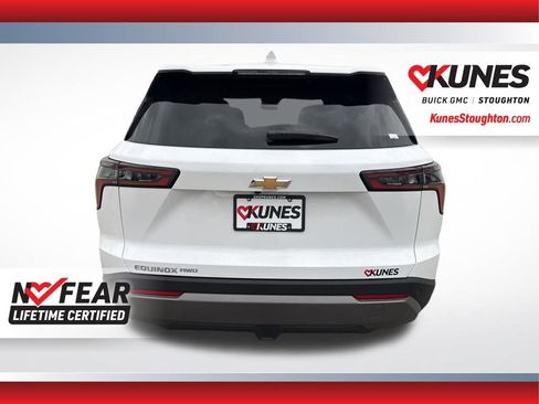 Used 2026 Chevrolet Equinox LT AWD/4WD image 10