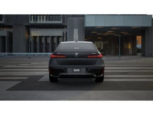 New 2025 BMW 760i xDrive image 5