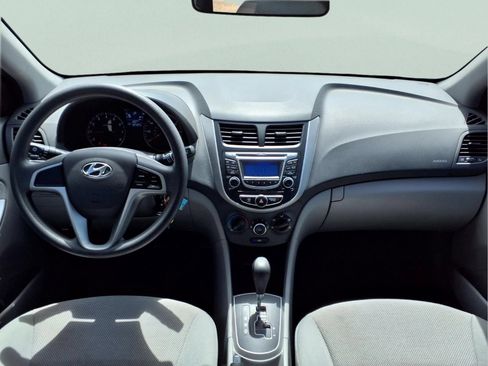 Used 2013 Hyundai Accent GS FWD image 12