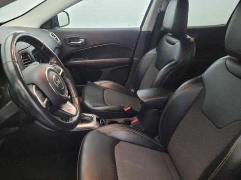 Used 2019 Jeep Compass Latitude w/ Popular Equipment Group image 17