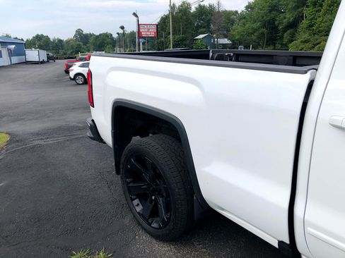 Used 2018 GMC Sierra 1500 SLE w/ SLE Value Package image 20