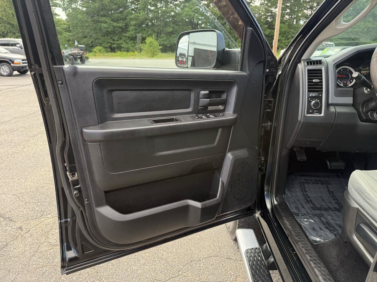 Used 2016 RAM 2500 Tradesman w/ Chrome Appearance Group AWD/4WD image 22